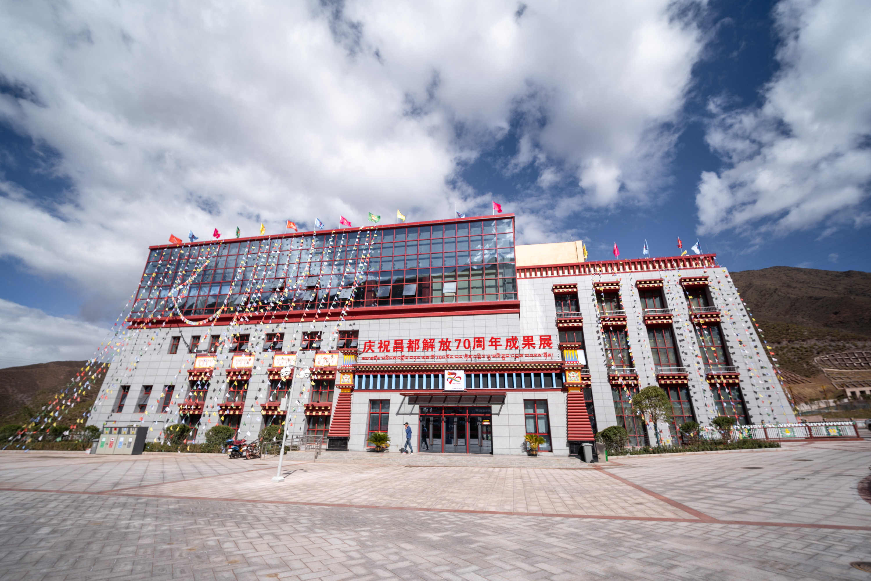 展銷(xiāo)中心一(圖1)